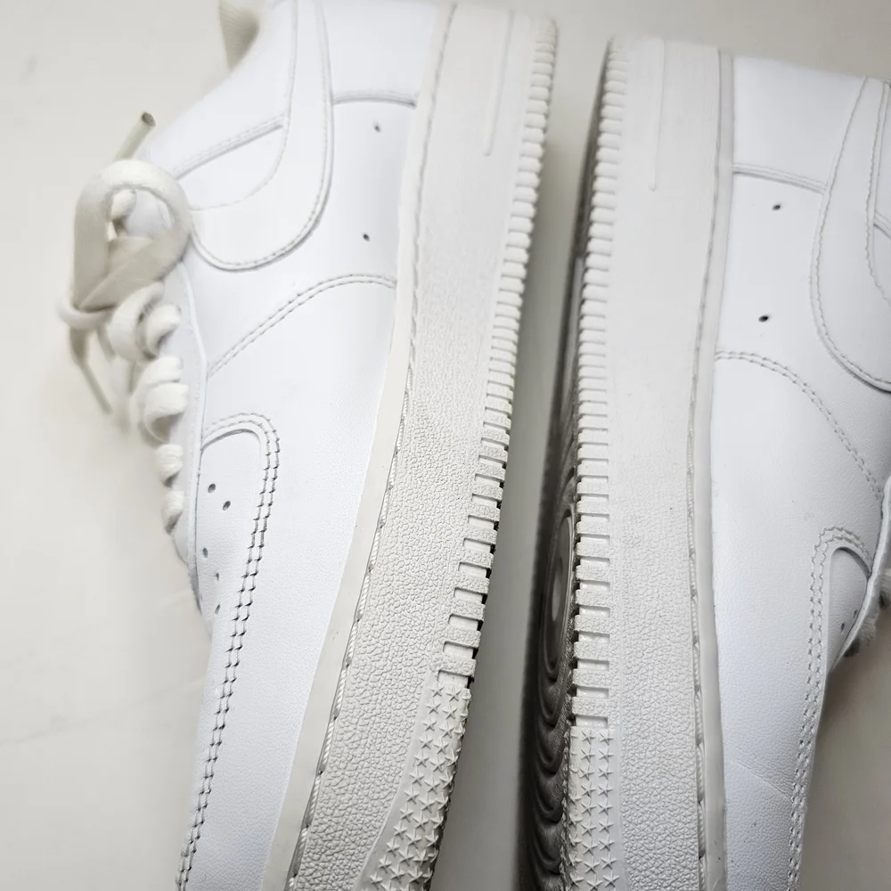 Nike White Athletic Shoes - Picture 5 of 16